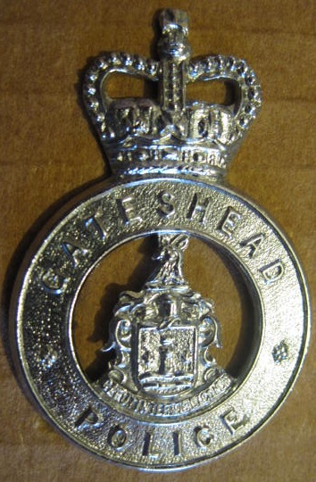 PC & Sgt's Cap Badge Chrome
Chrome plated Cap badge worn by Constables and Sergeants from 1953/4 until 1 October 1968 when the force merged with Durham County Constabulary
Keywords: Gateshead Cap Badge QC Chrome PC's Sgt's