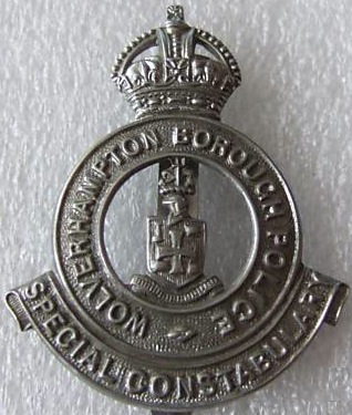 Wolverhampton Borough Police Special Constabulary Cap badge pre 1953
Chrome Plated badge on slider 58 mm long
Keywords: Wolverhampton Special