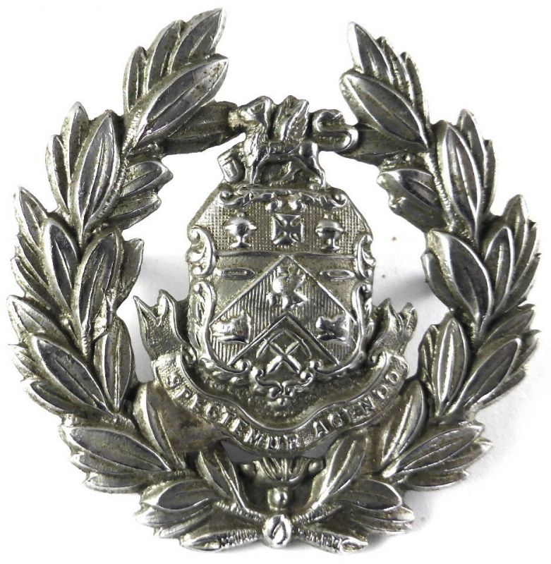 Barnsley Borough Police Cap Badge
WM Cap Badge worn pre 1930's
Keywords: Barnsley Cap Badge White Metal