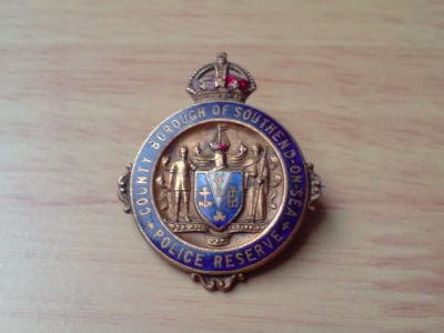 Southend Borough Constabulary Police Reserves
This is a KC Southend Borough Constabulary - Police reserves button hole badge. This borough force ran from 1914 - 1974.
