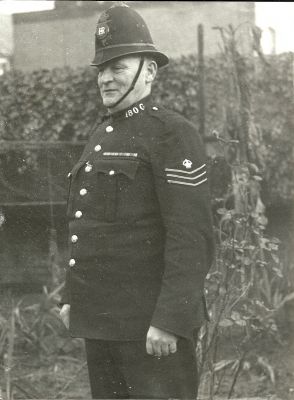 Sgt 180 Walter Ryland
Born in Gloucestershire during 1898, served during WWI as a sniper with the York Hussars, then joined the Gloucestershire Constabulary on 05/01/1920, until he retired in 1952.
His father, Henry Ryland, also served as Police Sgt 321 with Gloucestershire between 1890-1925.
Keywords: Gloucestershire