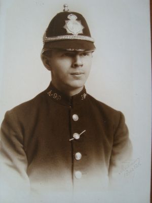 Bristol Constabulary PC 99
PC 99 'A' division c1920s
Keywords: Bristol