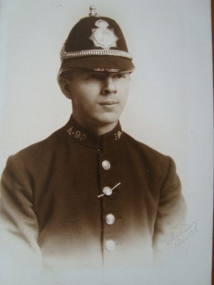 Bristol Constabulary PC 99
PC 99 'A' division c1920s
Keywords: Bristol